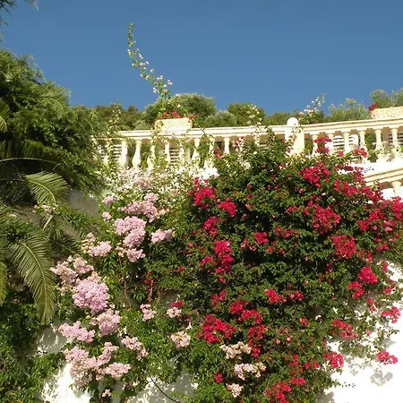 Lägenhetshotell Oniro Villas Corfu (city)